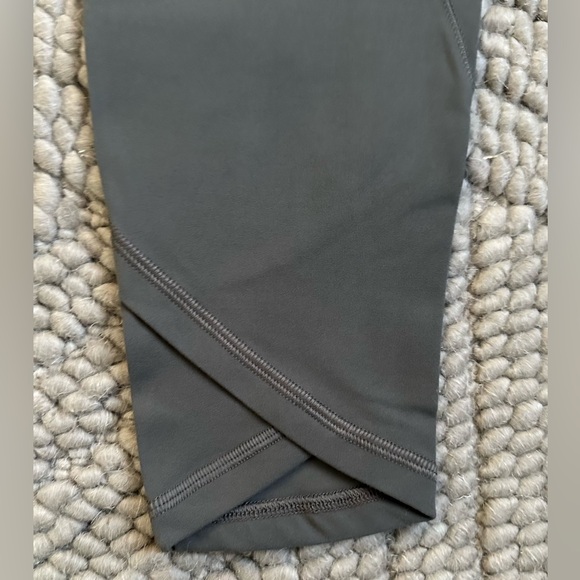 NWT Athleta Salutation Stash Wrap Tight - Sage - Never Worn - Picture 7 of 7